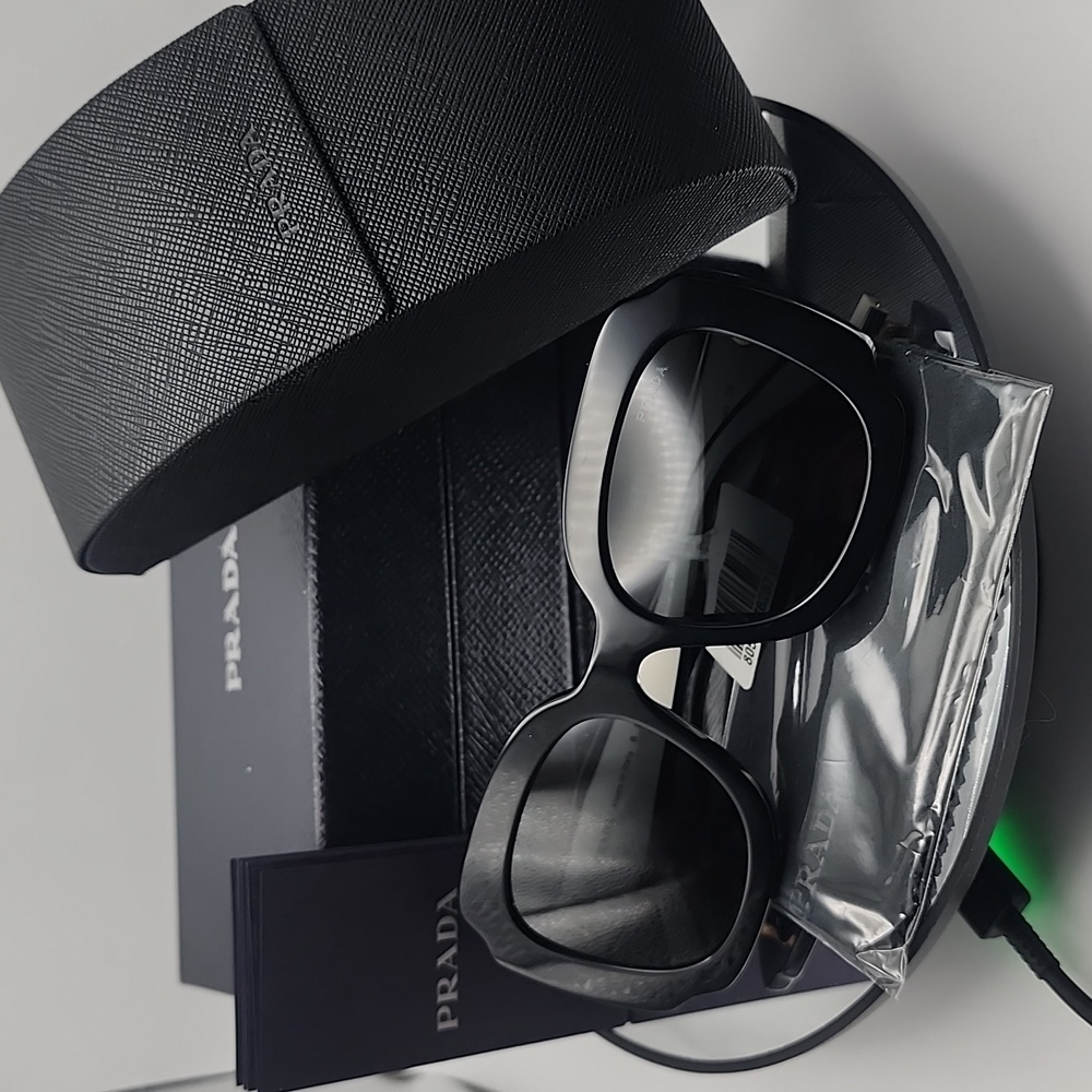 NWT PRADA 09Q5S0 Sunglasses SPR 16Y with Case and Box